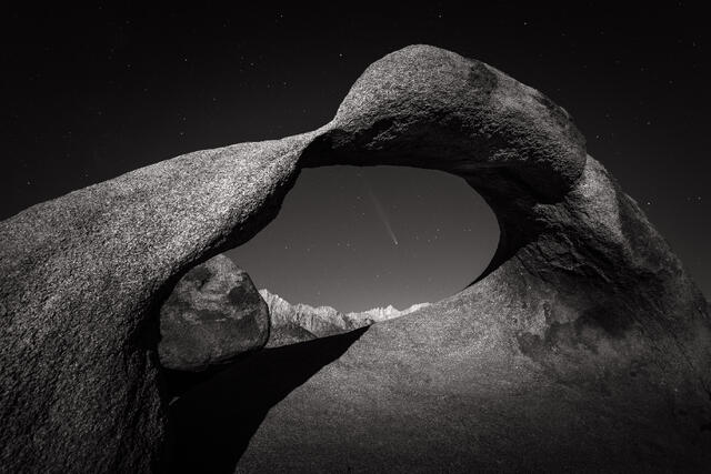 Tsuchinshan-ATLAS Comet and Mobius Arch print